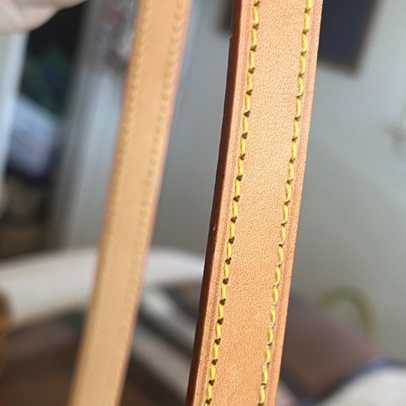 Vintage Louis Vuitton Monogram Chantilly Crossbody - Very good Vintage Condition - Picture 14 of 14